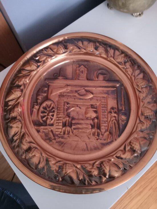 Vintage COPPERCRAFT GUILD copper fireplace wall hanging plate measures ~10.5" - Picture 1 of 3